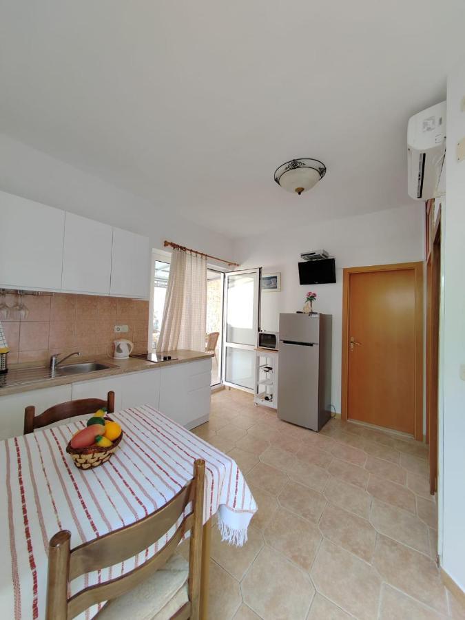Apartments Turan Centrally Located With Free Parking Igrane Dış mekan fotoğraf