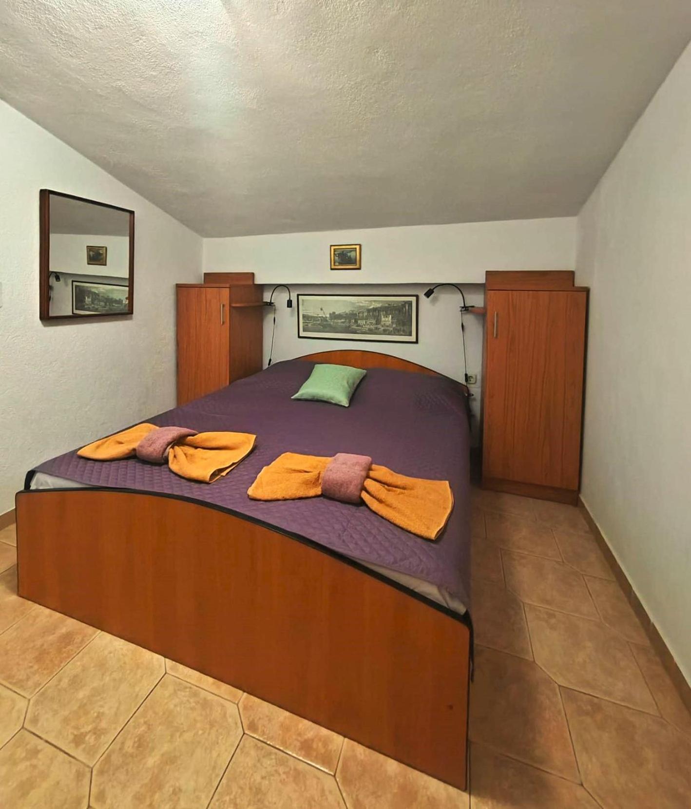 Apartments Turan Centrally Located With Free Parking Igrane Dış mekan fotoğraf
